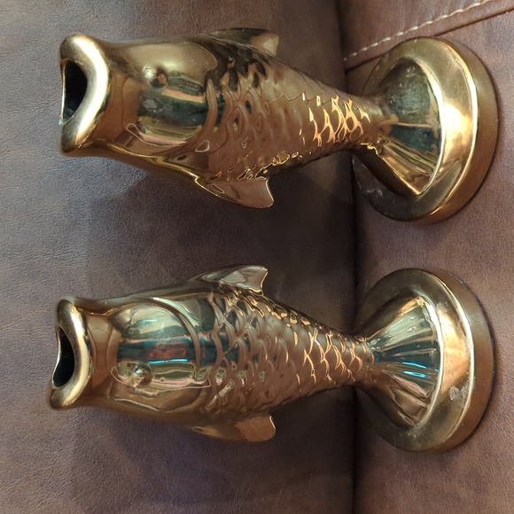 Sleep With The Fishes gold/brass candleholder set - Picture 2 of 3